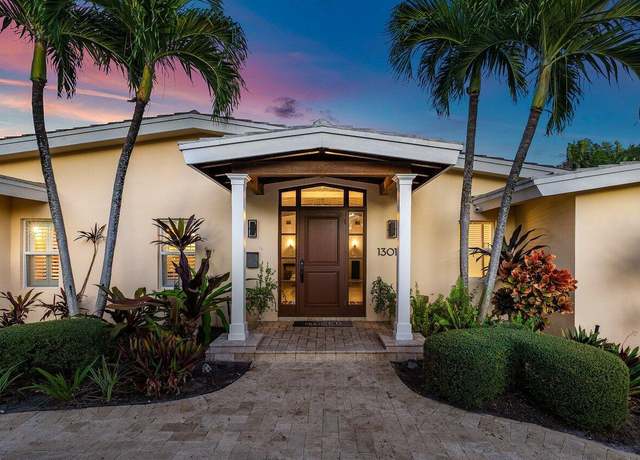 Property at 1301 NW 4th Ave, Delray Beach, FL 33444, 4 beds, 3.5 baths