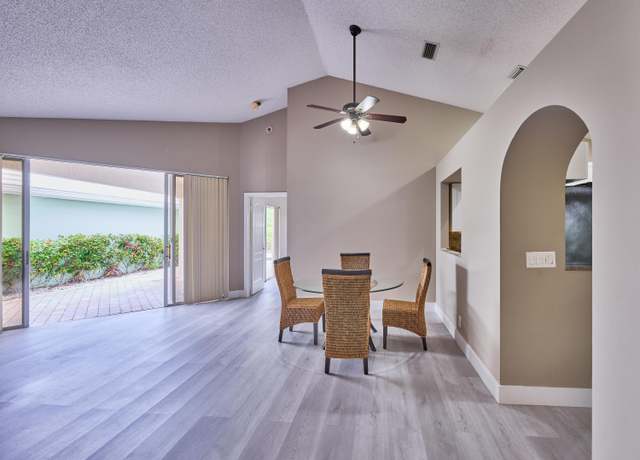 Property at 9181 Heathridge Dr, West Palm Beach, FL 33411, 2 beds, 2 baths