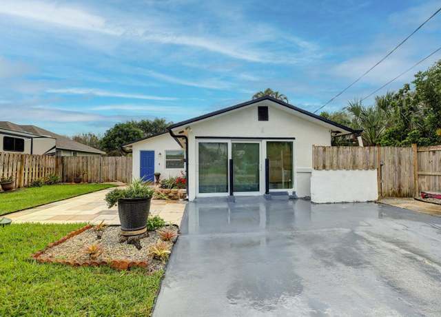 Property at 3394 Jefferson St, Stuart, FL 34997, 3 beds, 2 baths