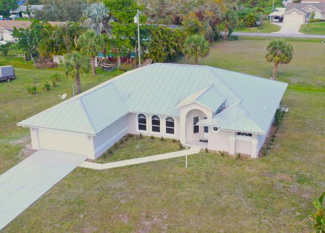 Property at 6502 Lakeland Blvd, Fort Pierce, FL 34951, 3 beds, 2 baths