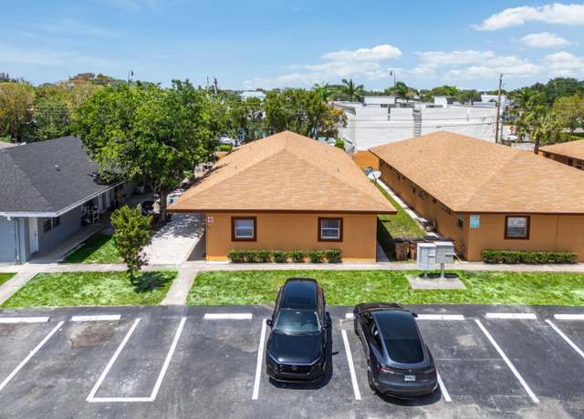 Property at 271 SW 1st St Unit 1-4, Deerfield Beach, FL 33441, 2 baths