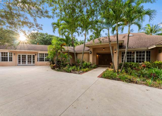 Property at 6935 Pioneer Rd, West Palm Beach, FL 33413, 5 beds, 5 baths