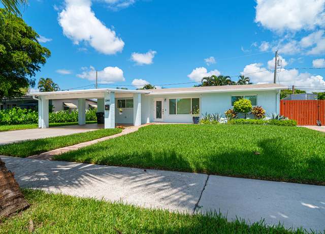 Property at 1344 Crest Dr, Lake Worth Beach, FL 33461, 3 beds, 2 baths