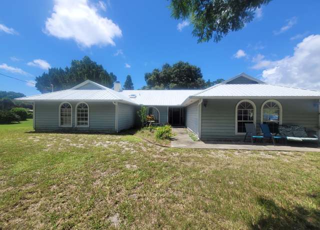 Property at 1890 11th Pl, Vero Beach, FL 32960, 4 beds, 2 baths