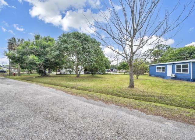 Property at 4175 Avenue I, Fort Pierce, FL 34947, 3 beds, 2 baths