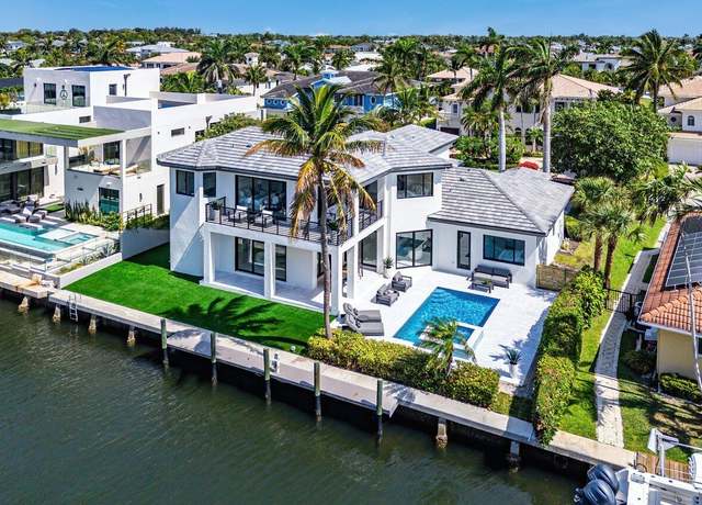 Property at 872 Glouchester St, Boca Raton, FL 33487, 4 beds, 4 baths