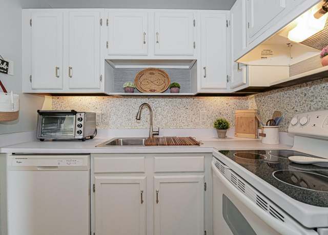 Property at 75 Royal Oak Ct #204, Vero Beach, FL 32962, 1 bed, 1 bath