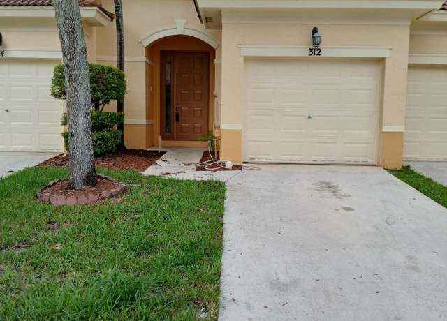 Property at 312 River Bluff Ln, Royal Palm Beach, FL 33411, 3 beds, 2.5 baths