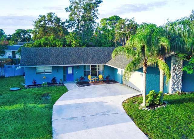 Property at 318 SE Bayview Ter, Port Saint Lucie, FL 34953, 3 beds, 2 baths