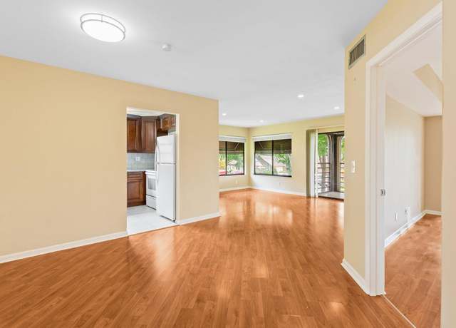 Property at 5040 Rose Hill Dr #206, Boynton Beach, FL 33437, 2 beds, 2 baths