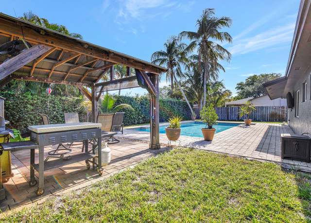 Property at 11536 SW 55th Ct, Cooper City, FL 33330, 3 beds, 2 baths