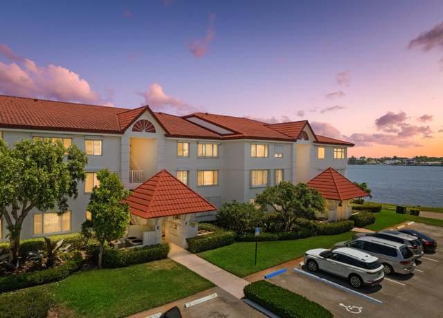 Property at 110 Half Moon Cir Unit F3, Hypoluxo, FL 33462, 2 beds, 2 baths