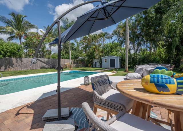 Property at 985 SW 29th Ter, Palm City, FL 34990, 3 beds, 2 baths