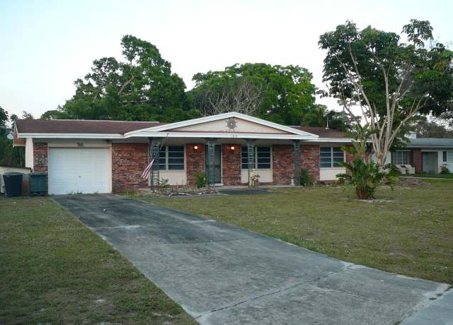 Property at 1018 Trinidad Ave, Fort Pierce, FL 34982, 3 beds, 2 baths