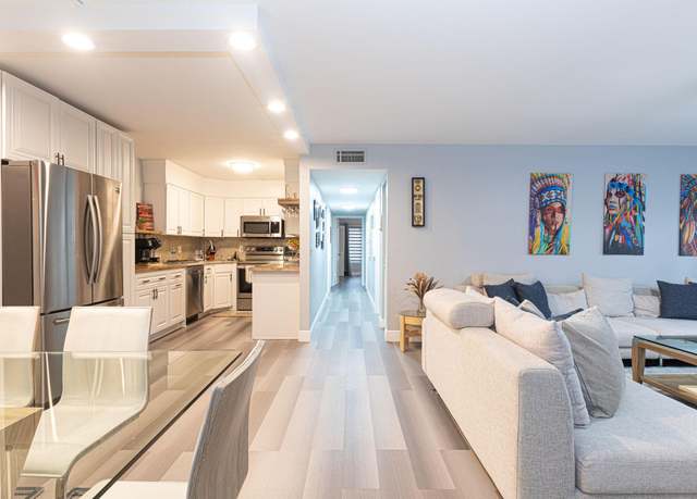 Property at 1117 Green Pine H1 Blvd Unit H1, West Palm Beach, FL 33409, 3 beds, 2 baths
