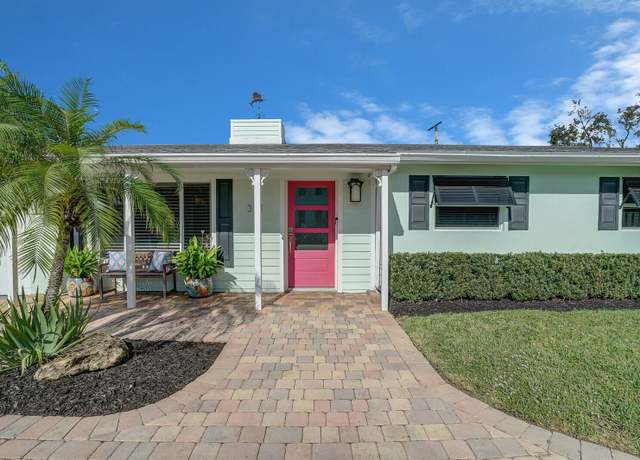 Property at 301 Enfield Rd, Delray Beach, FL 33444, 3 beds, 2 baths