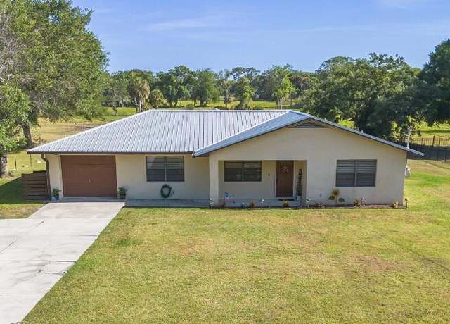 Property at 440 NE 138th St, Okeechobee, FL 34972, 3 beds, 2 baths