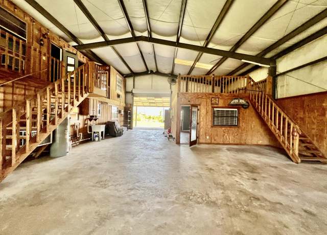 Property at 14625 201st Rd, Live Oak, FL 32060, 6 beds, 2 baths