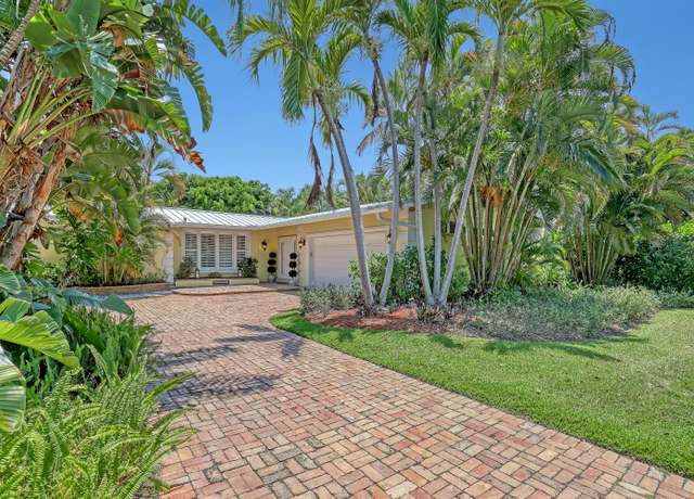 Property at 134 Worth Ct N, West Palm Beach, FL 33405, 3 beds, 2 baths