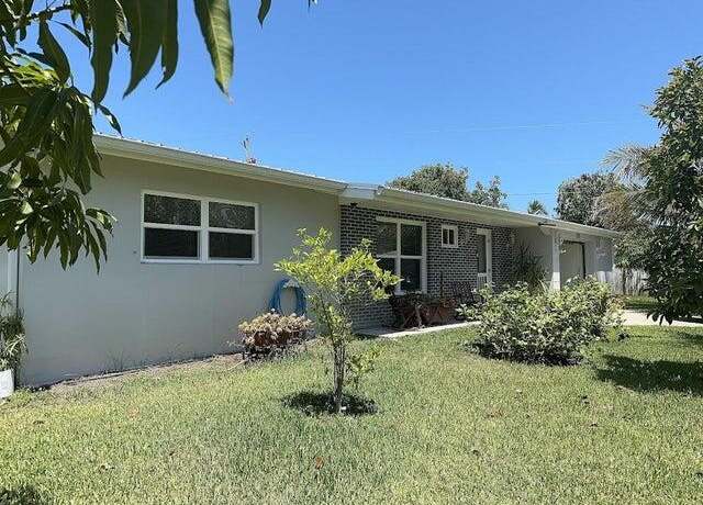 Property at 595 SE Airoso Blvd, Port Saint Lucie, FL 34983, 2 beds, 1 bath