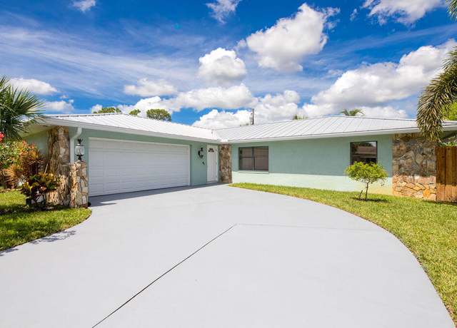 Property at 2402 SE Pinero Rd, Port Saint Lucie, FL 34952, 3 beds, 2.5 baths