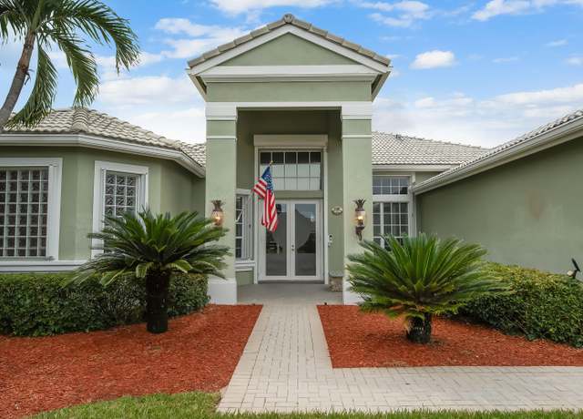 Property at 2026 SE Oxton Dr, Port Saint Lucie, FL 34952, 3 beds, 3 baths