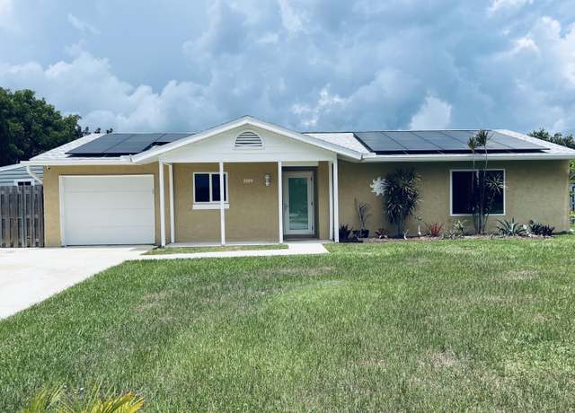 Property at 2209 SE Dunbrooke Cir, Port Saint Lucie, FL 34952, 3 beds, 2 baths