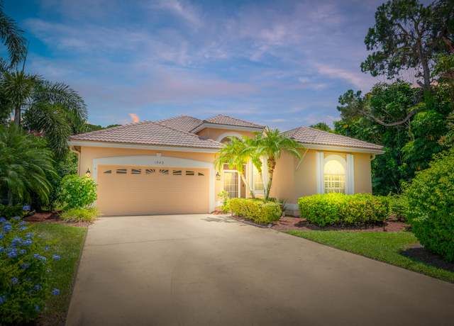 Property at 1543 SE Holyrood Ln, Port Saint Lucie, FL 34952, 3 beds, 2 baths