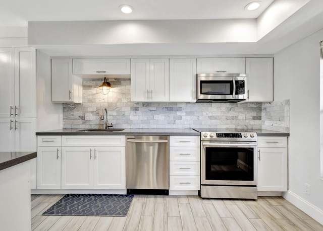 Property at 18570 SE Wood Haven Ln Unit E, Jupiter, FL 33469, 2 beds, 2.5 baths
