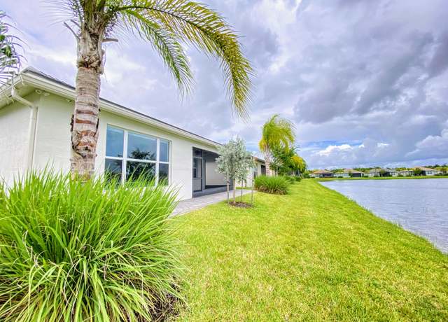 Property at 11377 SW Willow Ln, Port Saint Lucie, FL 34987, 2 beds, 2 baths