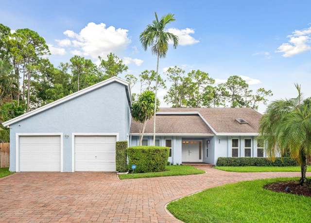 Property at 35 Saint Davids Way, Wellington, FL 33414, 4 beds, 3 baths