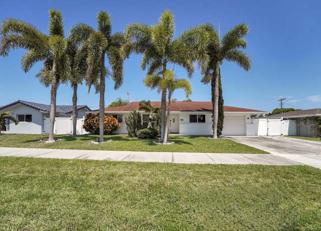 Property at 600 NW 12th Ave, Boca Raton, FL 33486, 4 beds, 3 baths