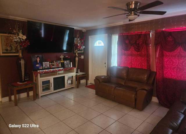 Property at 1441 W Central St, Lantana, FL 33462, 3 beds, 1 bath