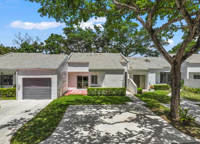 Property at 268 Sunshine Blvd, Royal Palm Beach, FL 33411, 3 beds, 2 baths