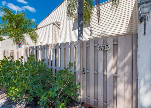Property at 612 Executive Center Dr #107, West Palm Beach, FL 33401, 2 beds, 2 baths