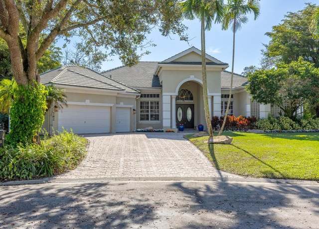 Property at 762 Pine Chase Ct, Wellington, FL 33414, 4 beds, 3 baths