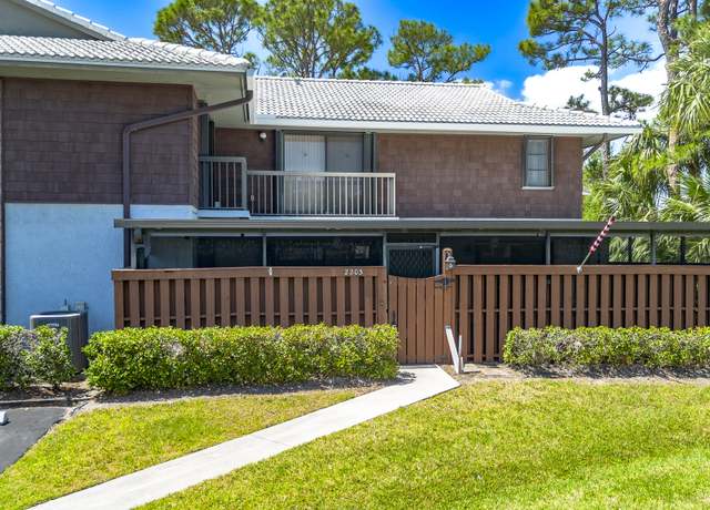 Property at 2203 SE Round Table Dr Unit C, Port Saint Lucie, FL 34952, 2 beds, 2.5 baths