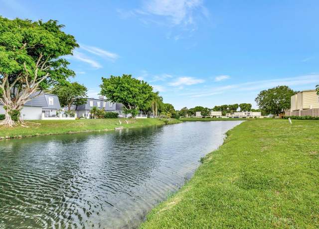 Property at 1586 Shaker Cir, Wellington, FL 33414, 3 beds, 2.5 baths