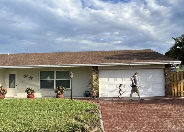 Property at 5430 Guildcrest St, Lake Worth, FL 33463, 3 beds, 2 baths