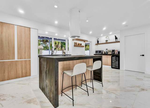 Property at 3261 Seaward Dr, Lauderdale By The Sea, FL 33062, 5 beds, 5.5 baths