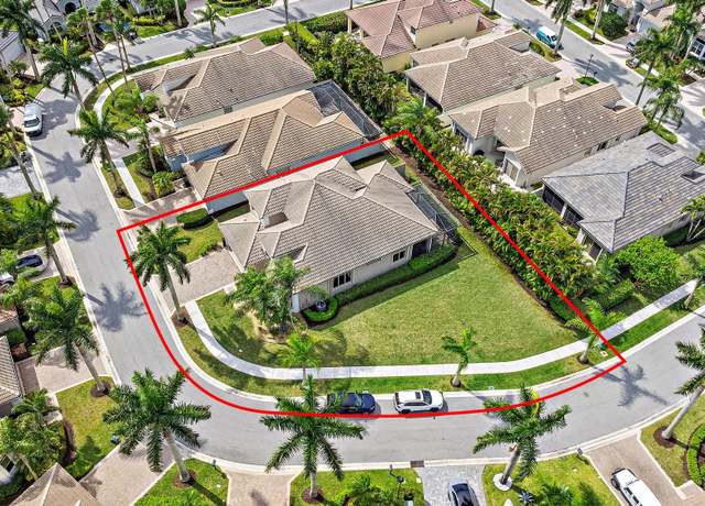 Property at 10657 Grande Blvd, West Palm Beach, FL 33412, 3 beds, 2.5 baths