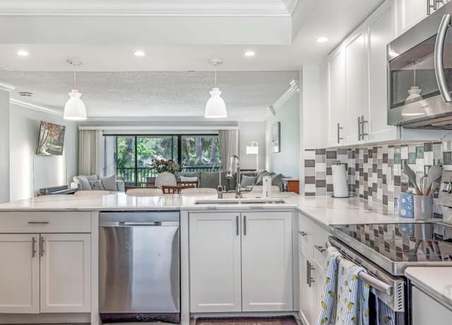 Property at 12926 Briarlake Dr #201, Palm Beach Gardens, FL 33418, 2 beds, 2 baths