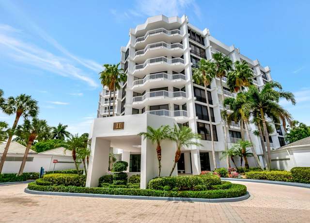 Property at 20290 Fairway Oaks Drive Dr #221, Boca Raton, FL 33434, 3 beds, 3 baths