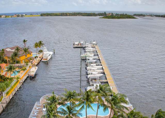 Property at 132 Harbors Way Way, Boynton Beach, FL 33435, 3 beds, 2.5 baths