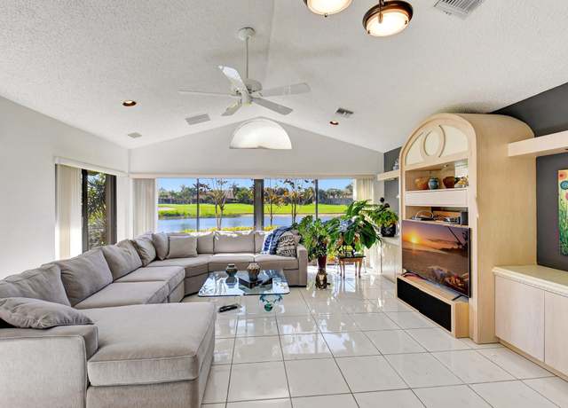 Property at 6964 Bitterbush Pl, Boynton Beach, FL 33472, 3 beds, 2.5 baths