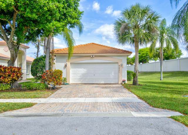 Property at 8047 Brindisi Ln, Boynton Beach, FL 33472, 3 beds, 2 baths