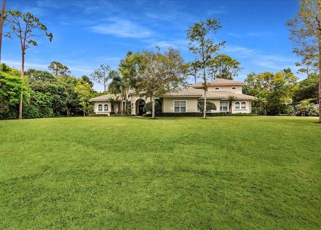 Property at 378 Squire Dr, Wellington, FL 33414, 5 beds, 5 baths
