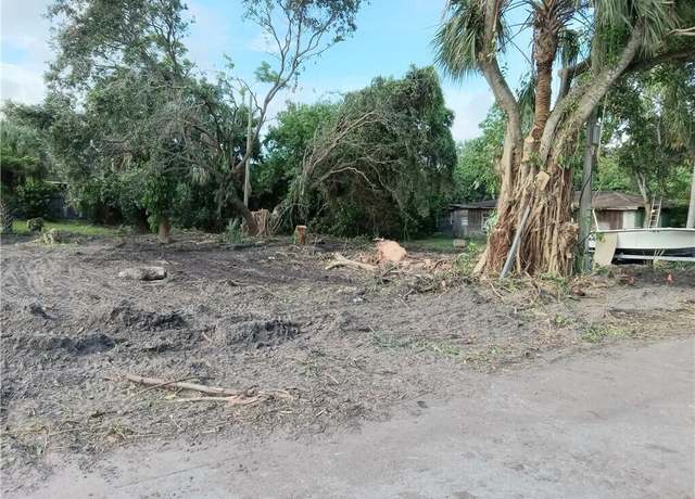 Property at 2066 42nd Pl, Vero Beach, FL 32967