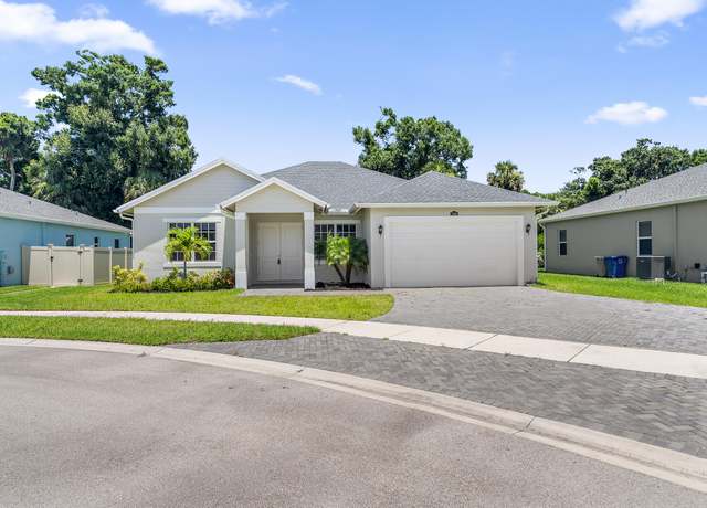 Property at 2168 Bridgehampton Ter, Vero Beach, FL 32966, 5 beds, 2 baths