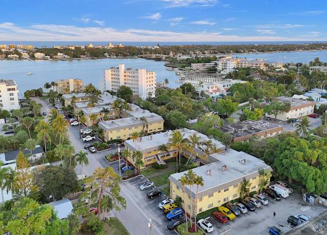 Property at 200 Croton 202 Ave #202, Lantana, FL 33462, 1 bed, 1 bath